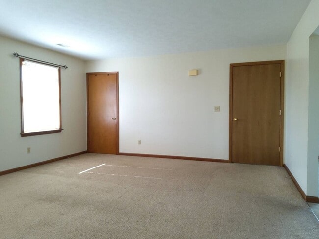 Building Photo - 813 Antler Dr