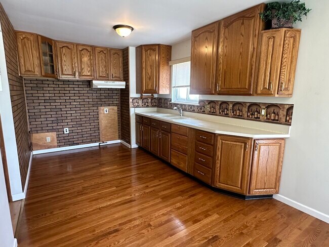 Building Photo - 16140 Toepfer Dr