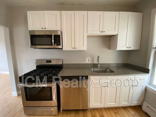 Building Photo - 139 Bowdoin St