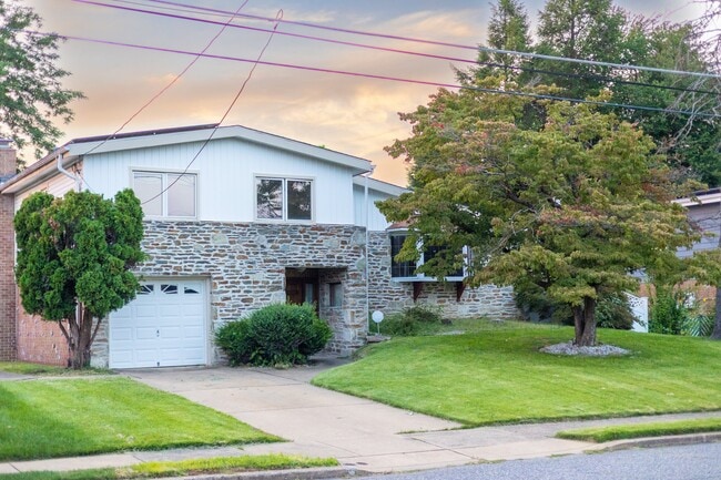 Building Photo - 9316 Laramie Rd