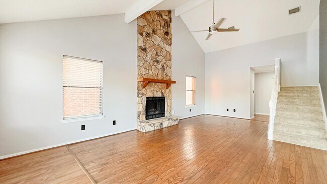 Foto del edificio - 9232 Deepwater Dr
