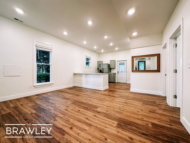 Building Photo - **NEW REMODEL** (AUGUST 2026) INCREDIBLE L...