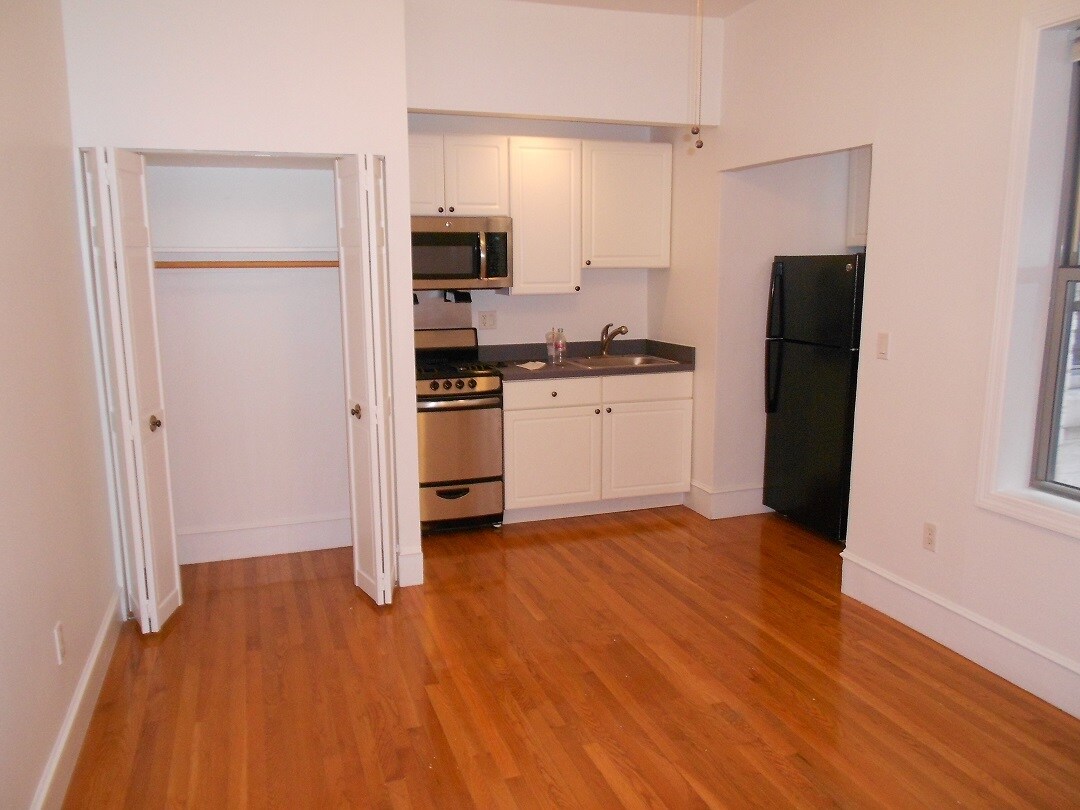 Primary Photo - 55 Burbank St