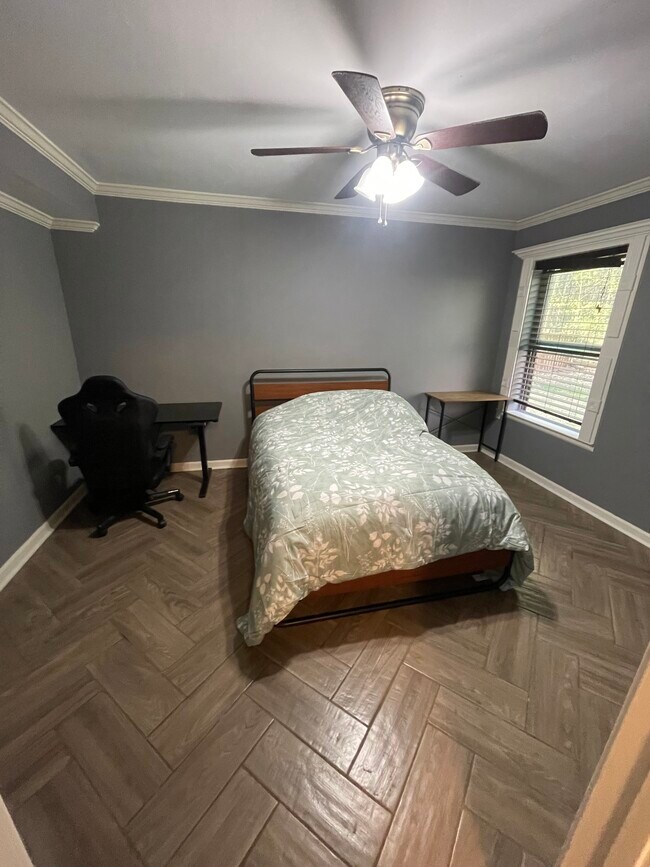 Foto del edificio - 585 Mulberry Park Cir