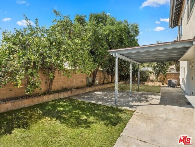 Foto del edificio - 7803 Goldmine Ln