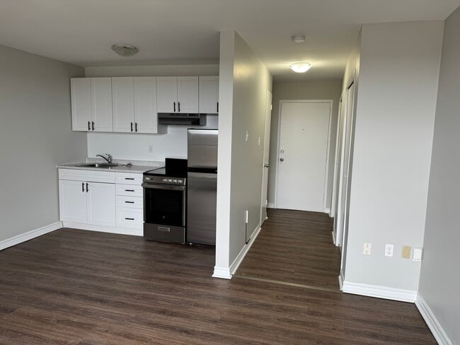 Photo du bâtiment - Dundas Apartments