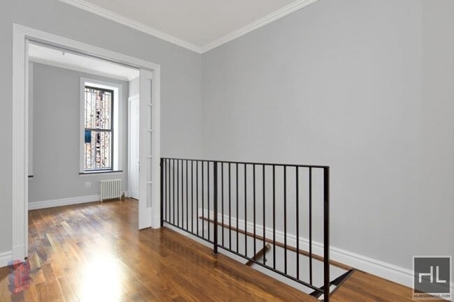 Building Photo - NO FEE Two Bed in Greenwich Village! Won't...