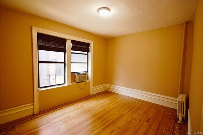 Foto del edificio - 510 W 123rd St