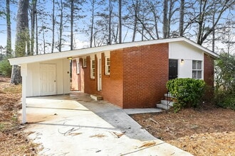Building Photo - 645 Melrose Dr