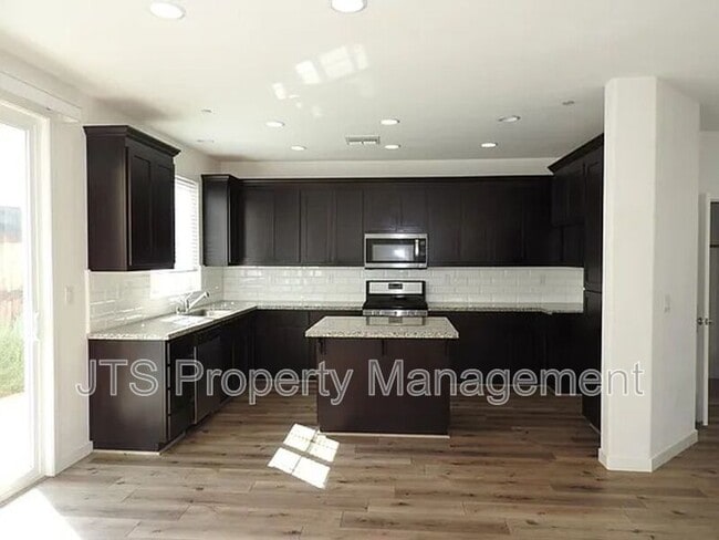 Building Photo - 3048 Ivy Creek Ln