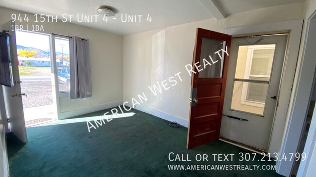 Building Photo - 944 15th St