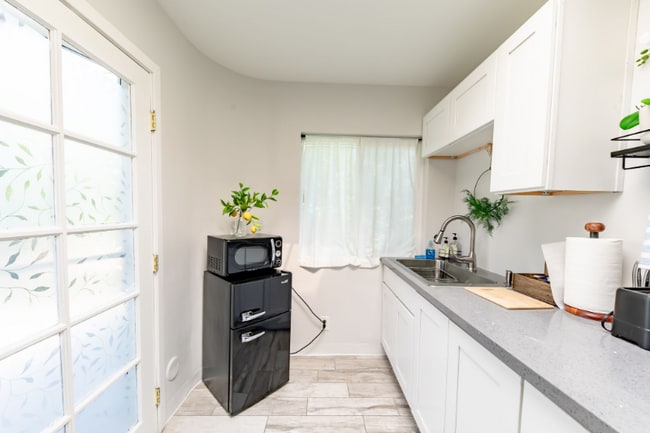 Building Photo - 13731 Olympic Ave