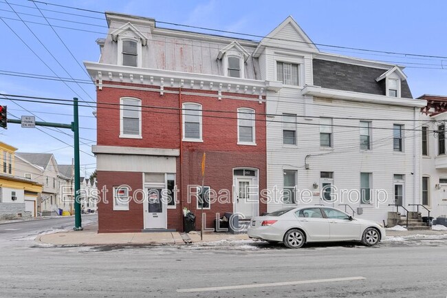 Building Photo - 302 S Potomac St