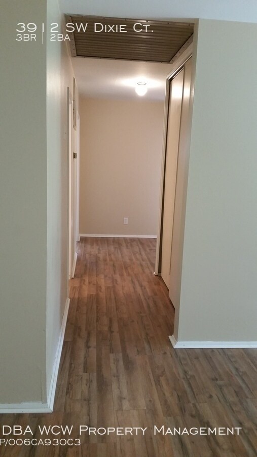 Foto del edificio - Great 3 bedroom 2 bath rancher at an amazi...