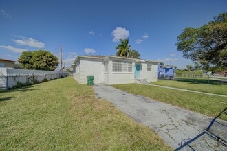 Building Photo - 1471 NW 93rd St