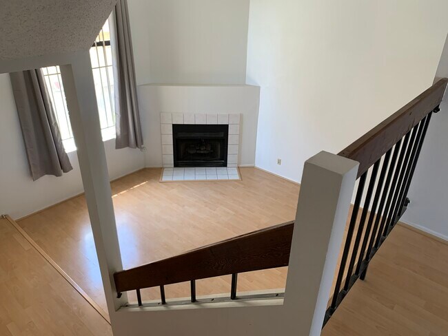 Building Photo - 433 S Orange Ave