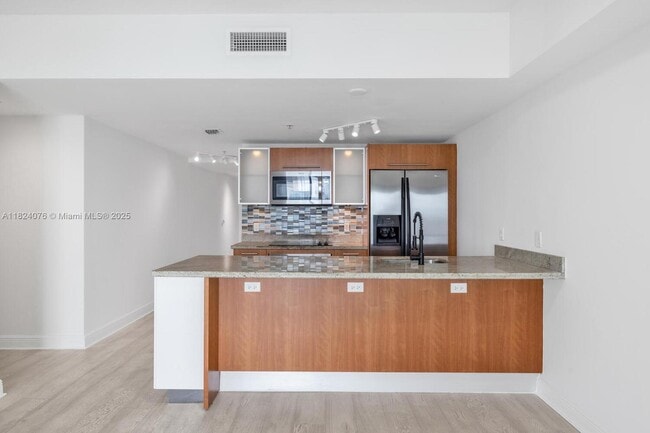 Foto del edificio - 185 SW 7th St