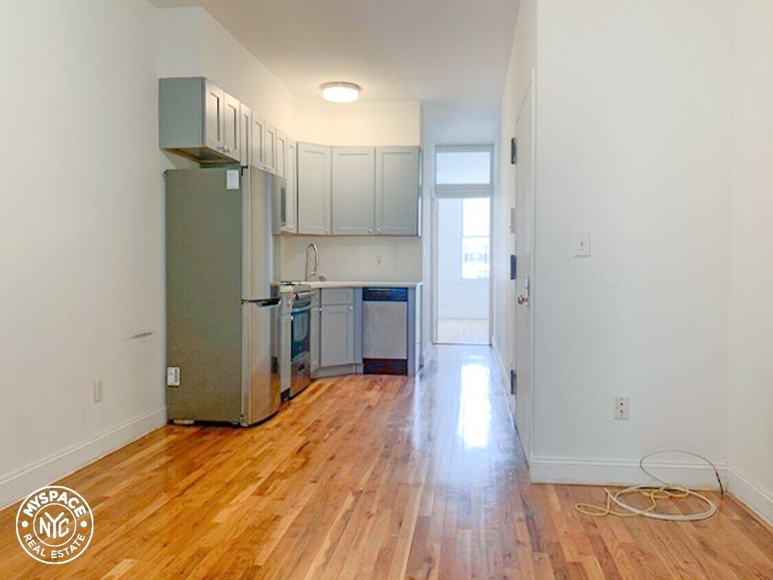 Primary Photo - 155 Dupont St