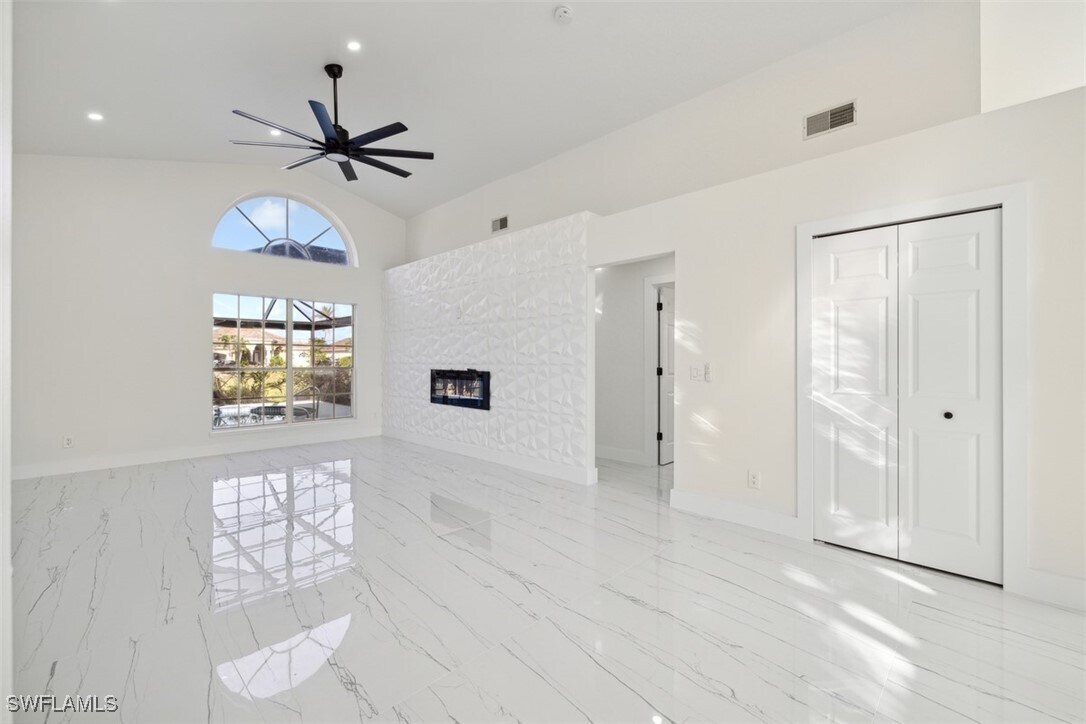 Primary Photo - 4520 SW 22nd Ave