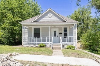 Building Photo - 2821 Olive St