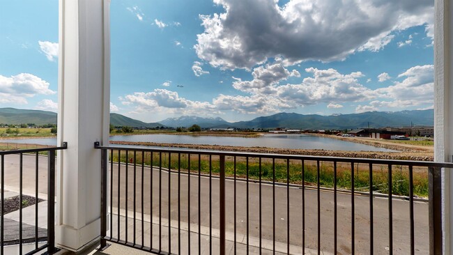 Foto del edificio - 1378 S Sawmill Blvd