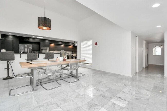 Foto del edificio - 5537 Shadow Crest St
