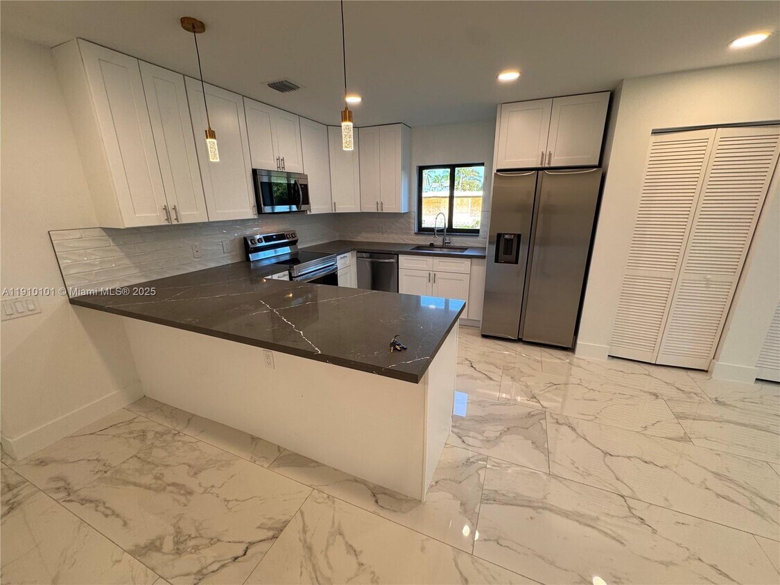 Foto principal - 2430 NW 22nd Rd