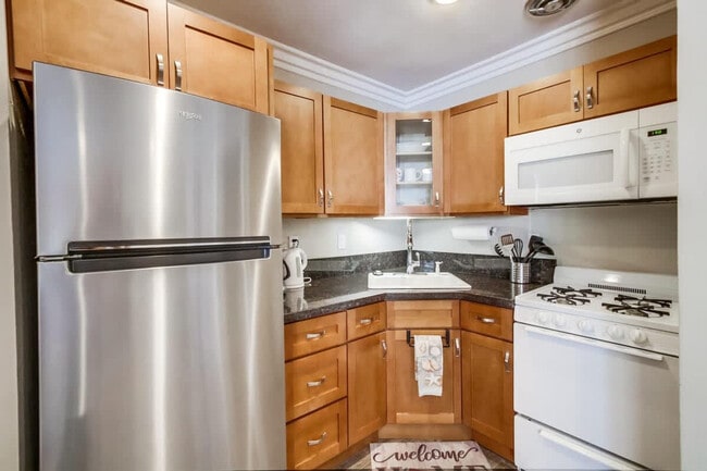 Building Photo - 3764 Bayside Ln