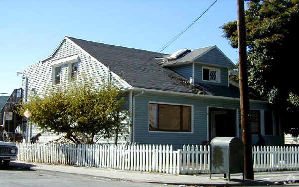 Building Photo - 41 N Claremont St