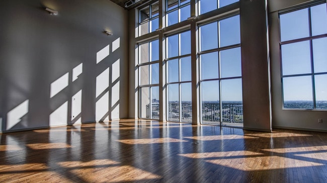 Museum Tower Apartments Houston Tx 25 Foot Ceilings In Our Ious 2 Story S Museum Tower