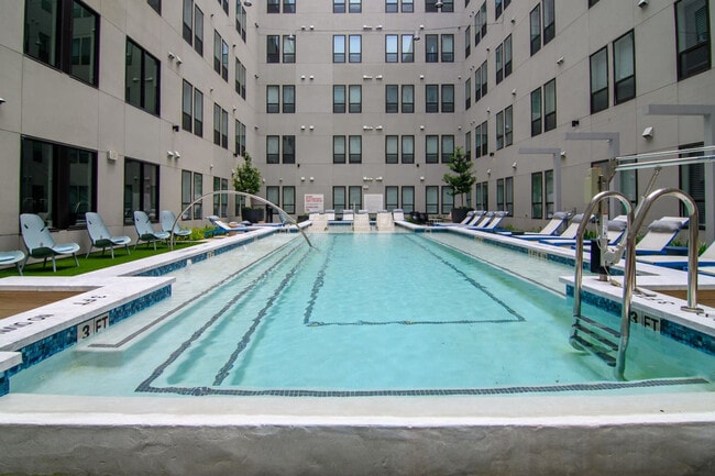 Foto del edificio - 701 Richmond Ave