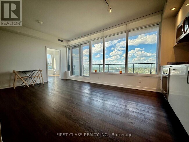 Photo du bâtiment - 1926 Lake Shore Blvd W