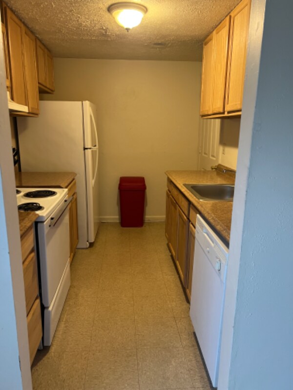 Building Photo - 111 Mallard Ct