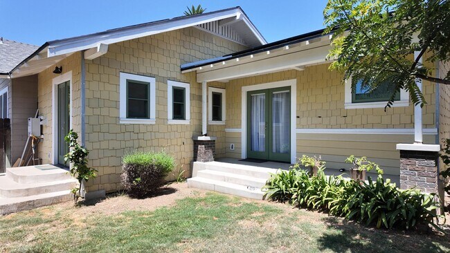 Foto del edificio - Grand Ave Property