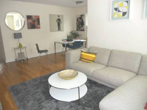 Foto del edificio - 2715 Fillmore Ave