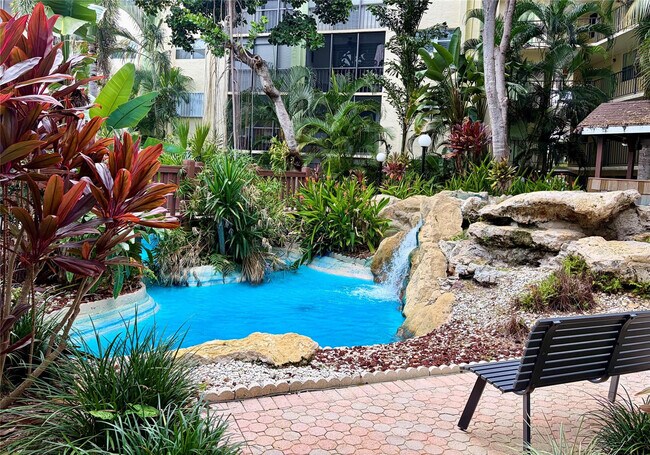 Foto del edificio - 5300 NE 24th Terrace