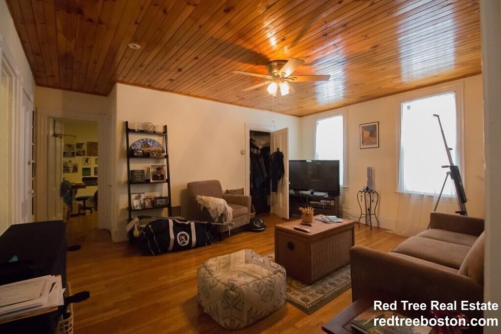 Primary Photo - 234 Cypress St