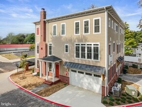 Building Photo - 10631 Pocket Pl