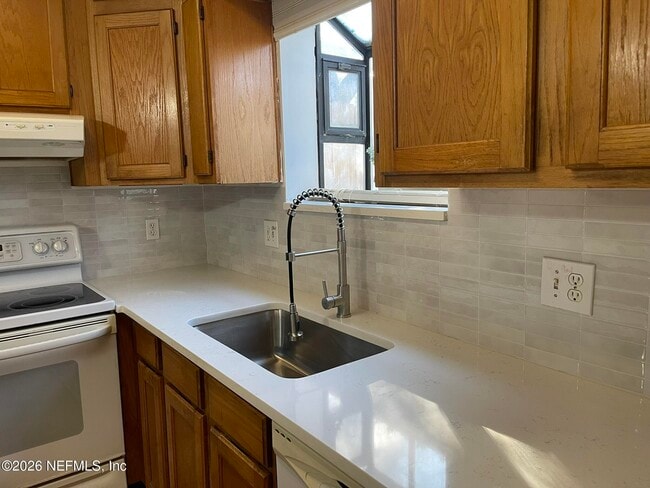 Foto del edificio - 2002 First St