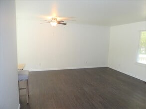 Building Photo - 1016 Caspan St