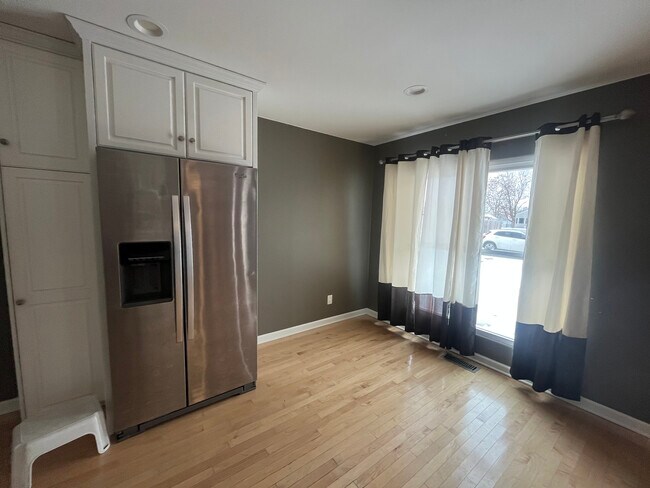 Foto del edificio - 229 S Dearborn Ave