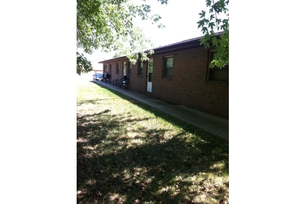 Building Photo - 1441-1455 Woodland Dr