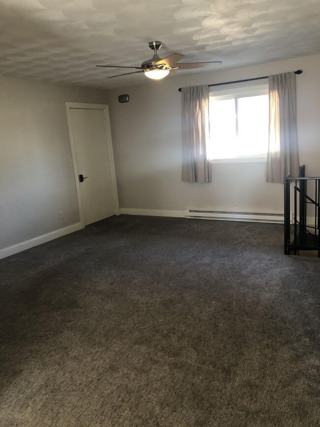 Foto del edificio - 3138 Hillcrest Road - 1