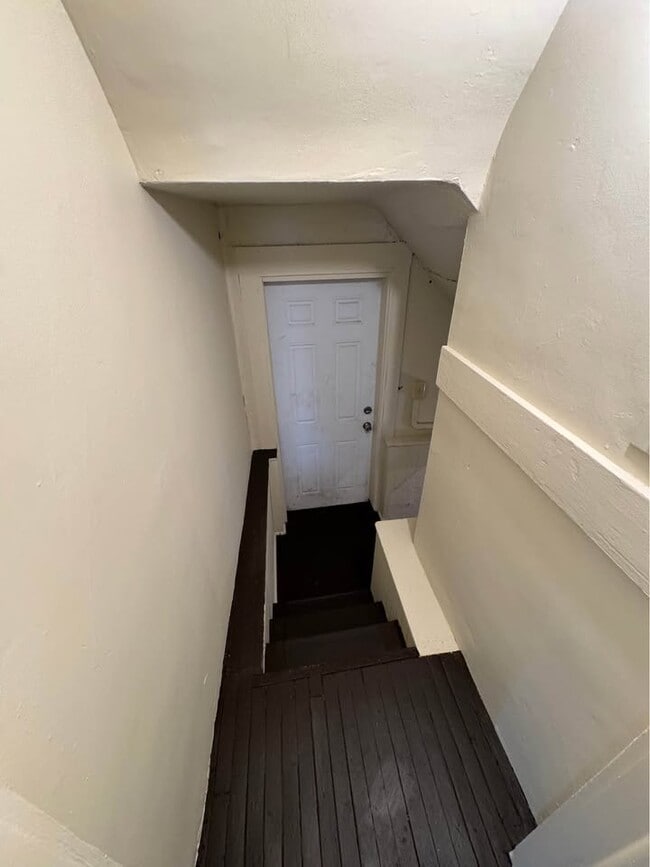 Building Photo - 1216 14th St NW