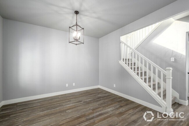 Building Photo - Beautiful Home in Midvale!