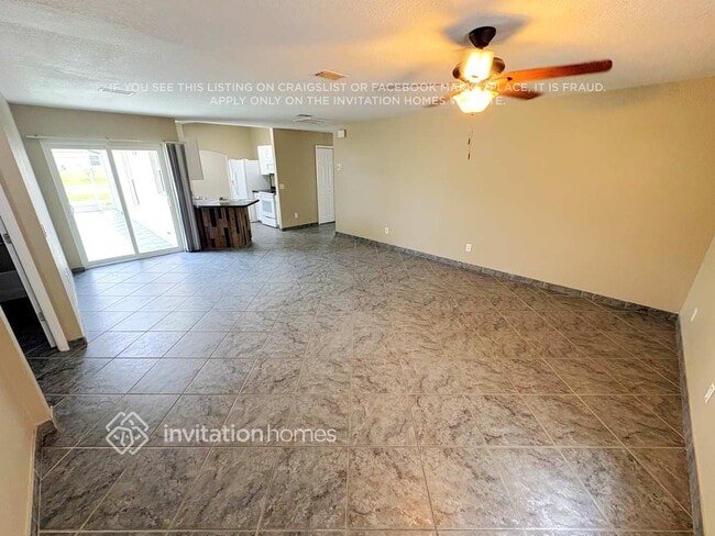 Building Photo - 3002 Alesio Ave