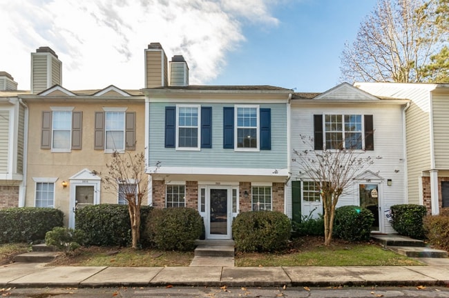 Building Photo - 2018 Briar Ct