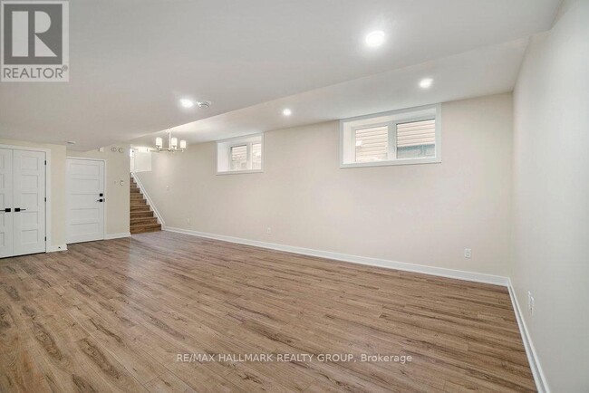Building Photo - 821 Namur St