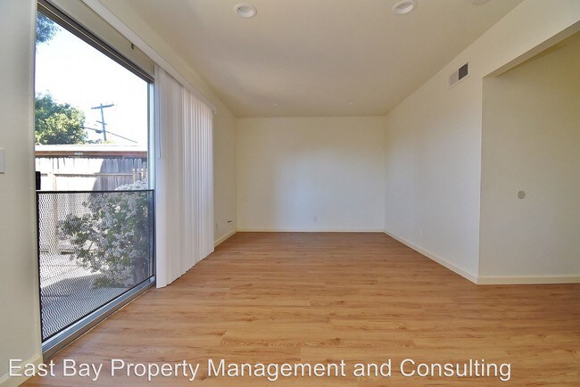 Building Photo - 48039 Purpleleaf St