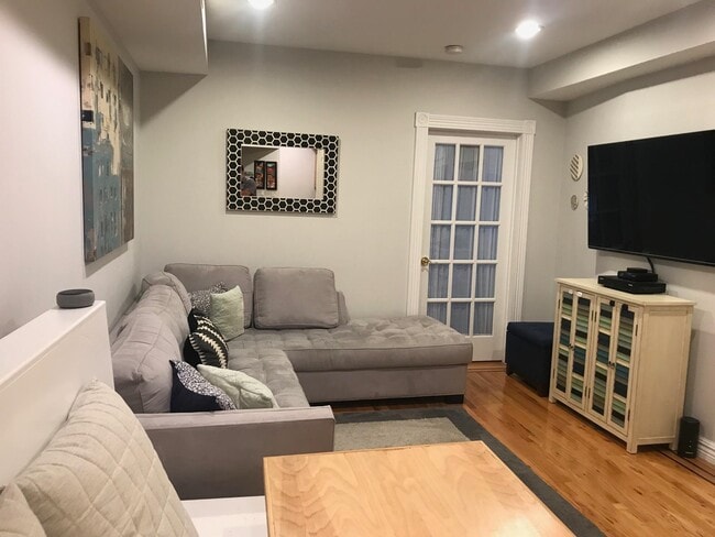 Foto del edificio - 815 Willow Ave